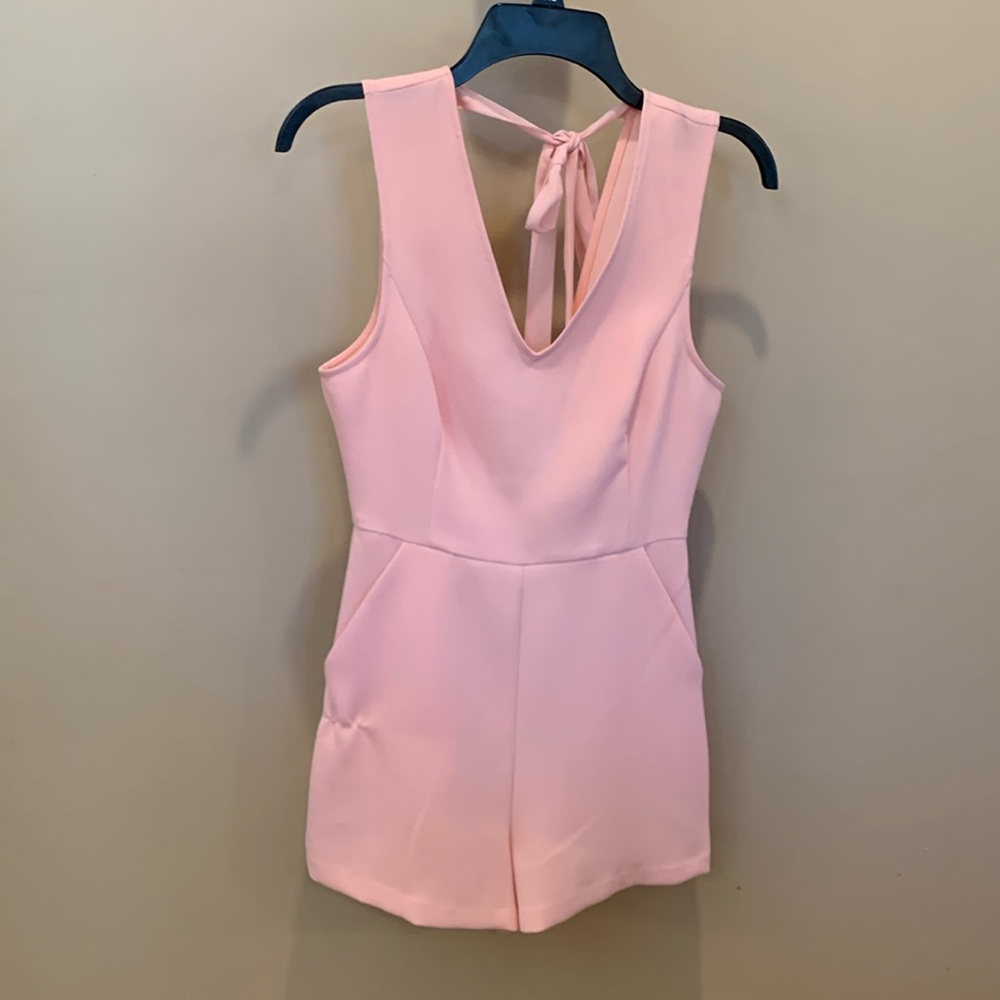 BCBGeneraton  brand new peach short romper satin tie low back  size 0 new